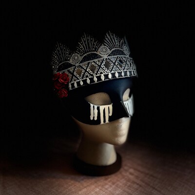 The Dark Queen mask - image5